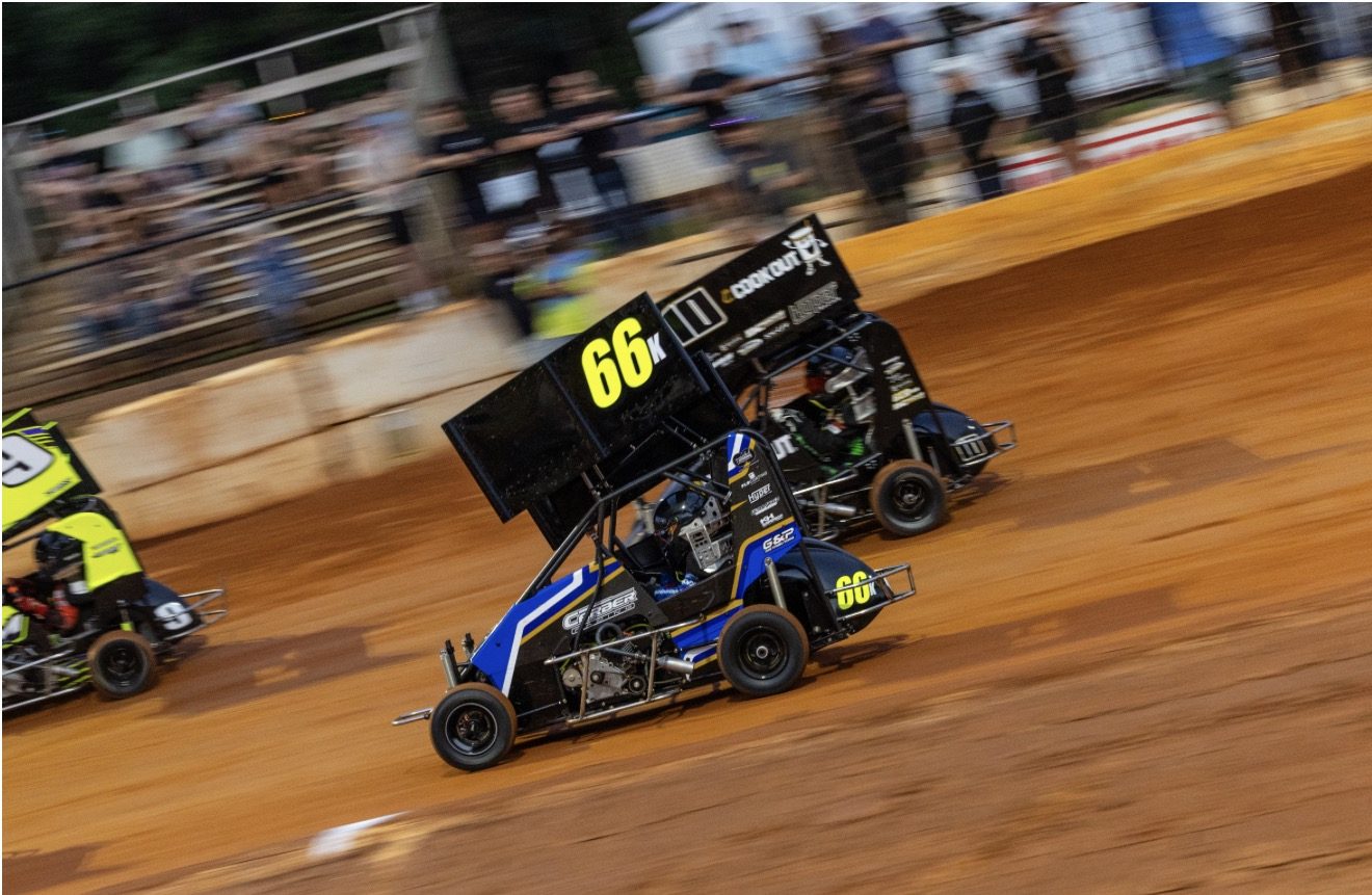 Kip in the No. 66K Carber Racing Junior Sprint on a dirt track